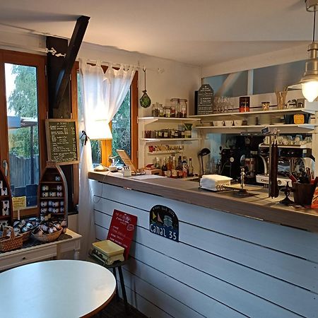 Ille Flottante, Maison Eclusiere Et Hebergements Insolites Sur Le Canal Hede-Bazouges Экстерьер фото