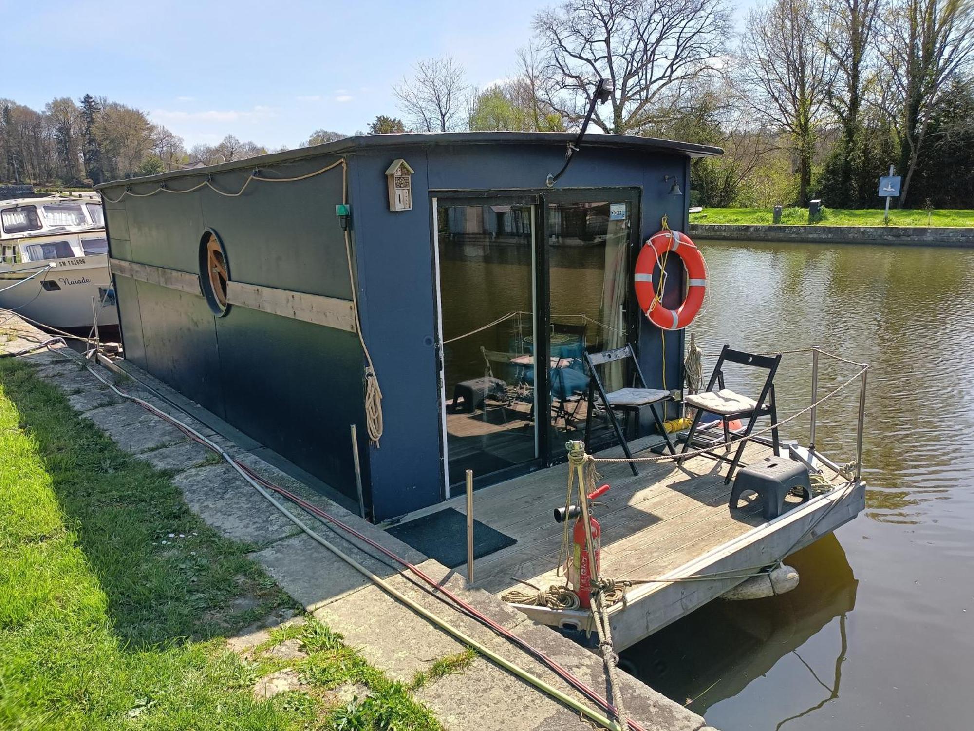 Ille Flottante, Maison Eclusiere Et Hebergements Insolites Sur Le Canal Hede-Bazouges Экстерьер фото