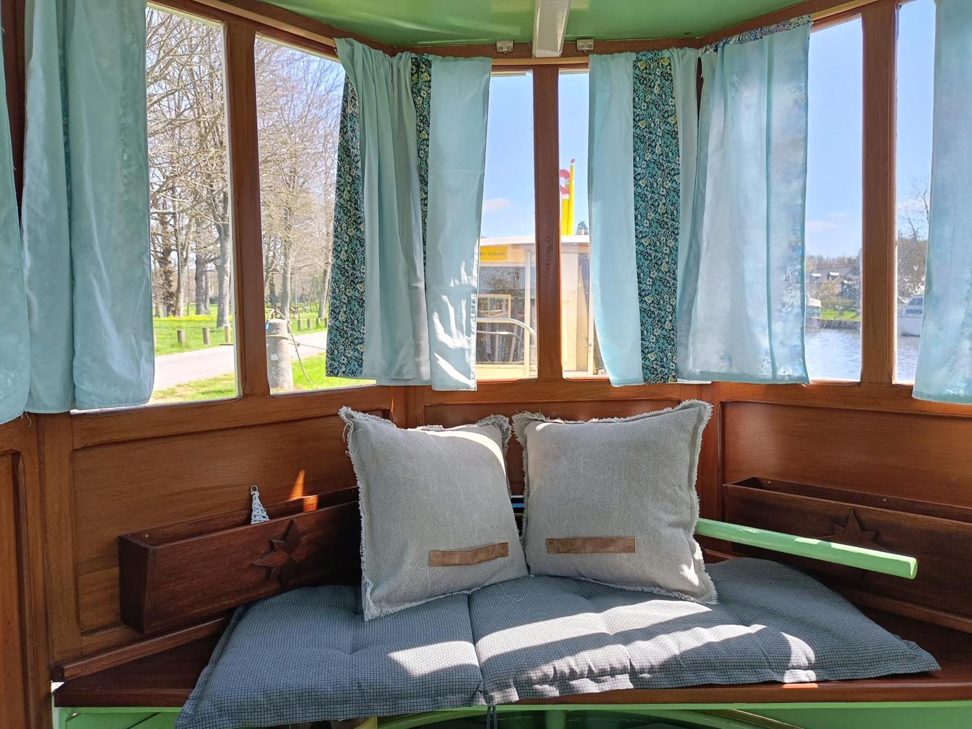 Ille Flottante, Maison Eclusiere Et Hebergements Insolites Sur Le Canal Hede-Bazouges Экстерьер фото